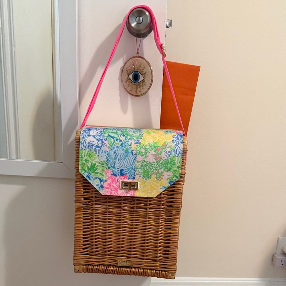 Lilly Pulitzer Wicker Wine or Drink Bag with Pink Strap and Floral Flap